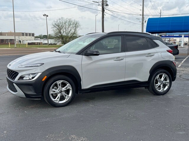 2023 Hyundai Kona SEL photo 3