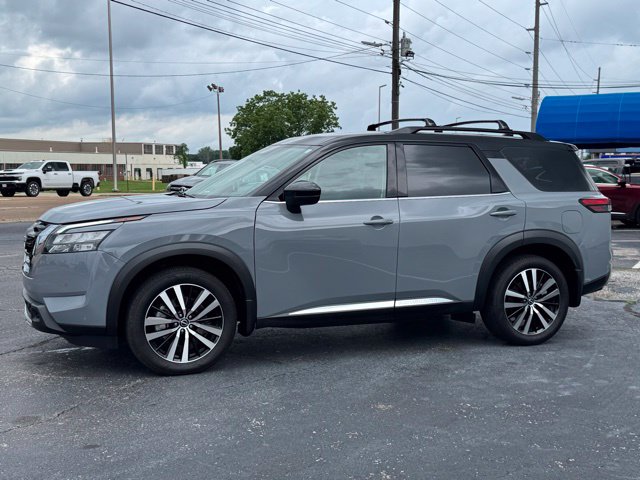 Used 2025 Nissan Pathfinder Platinum SUV
