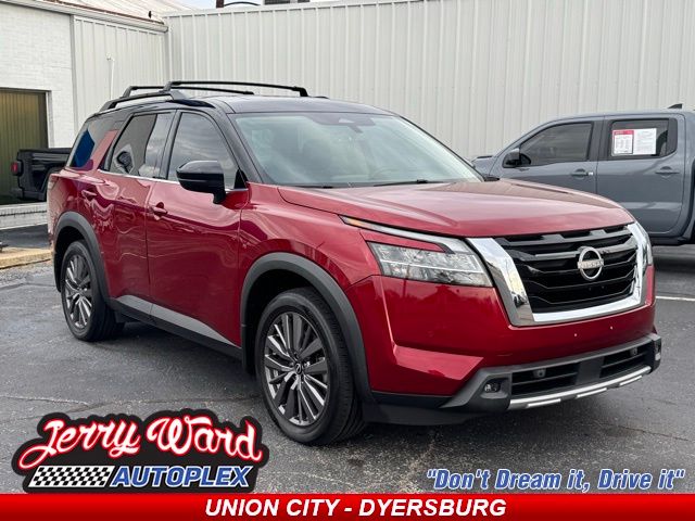 2023 Nissan Pathfinder SL 4WD's photo