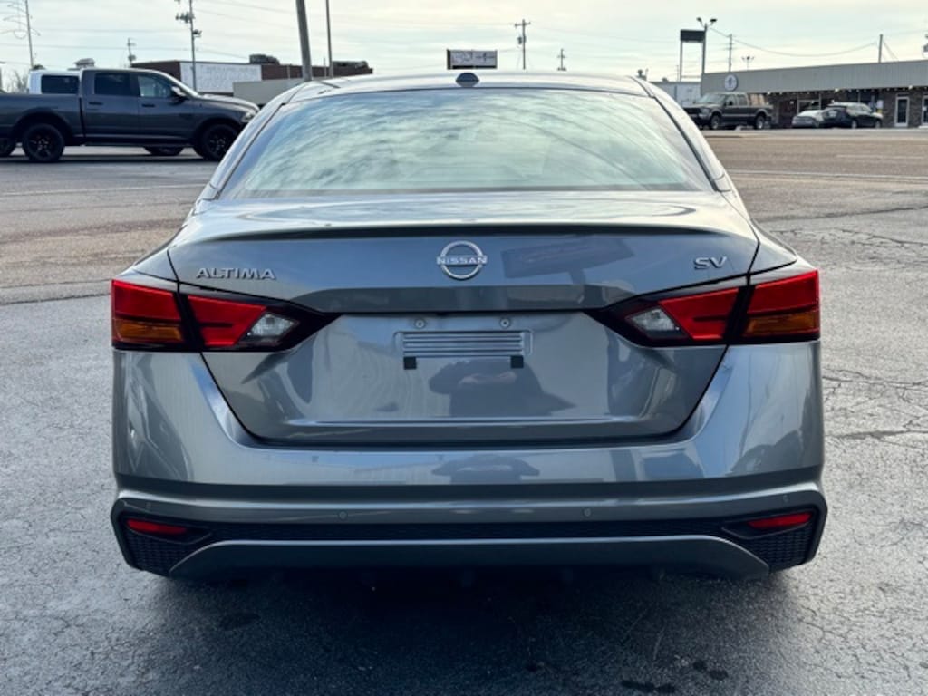 Used 2024 Nissan Altima 2.5 SV Sedan