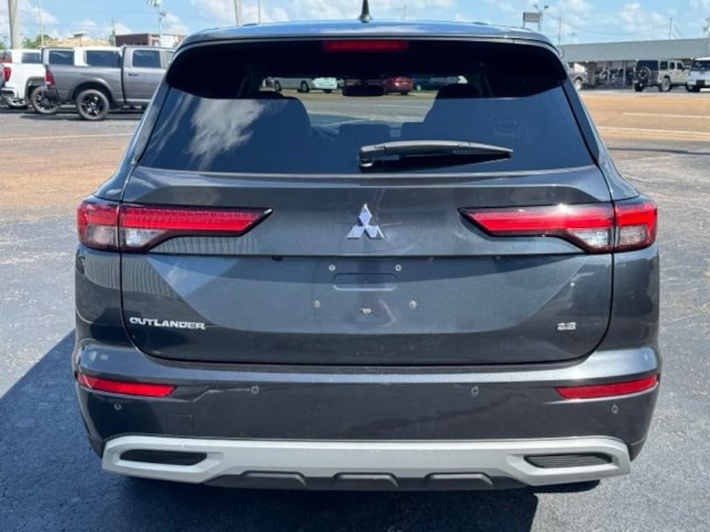 Used 2024 Mitsubishi Outlander SE SUV