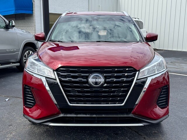 2023 Nissan Kicks SV photo 2