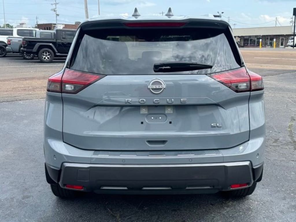 Used 2025 Nissan Rogue SL SUV