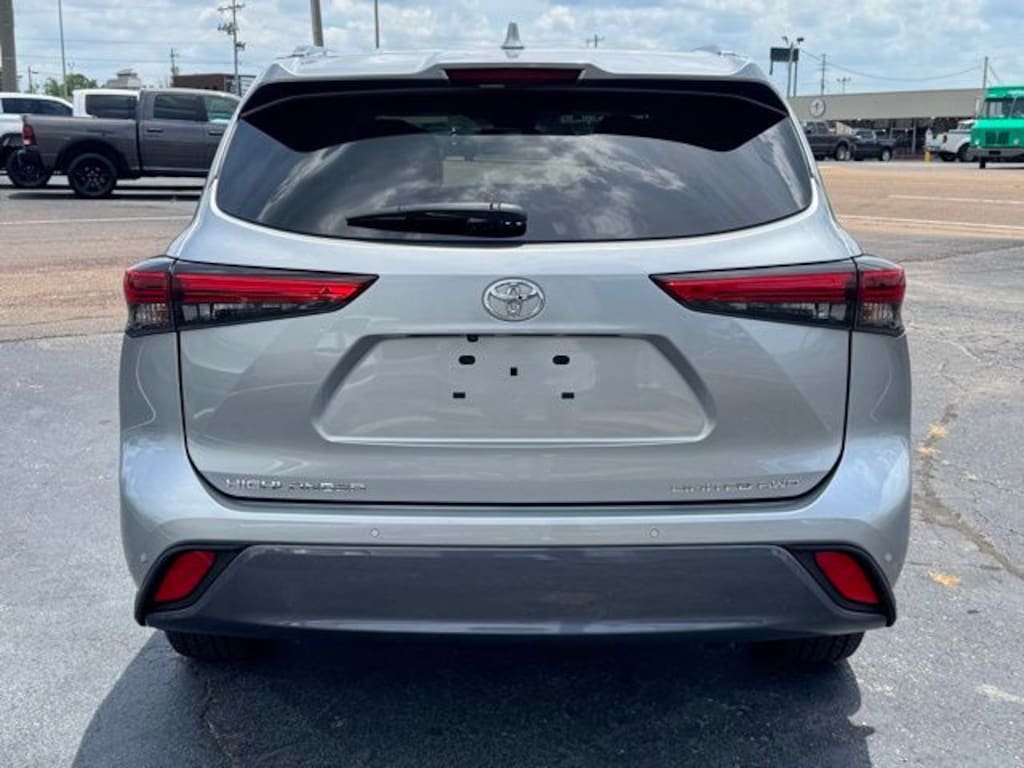 Used 2023 Toyota Highlander Limited SUV