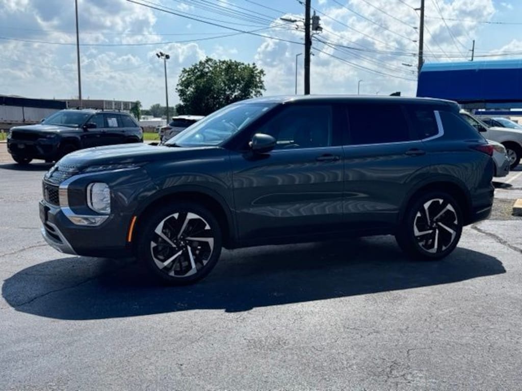 Used 2024 Mitsubishi Outlander SE SUV