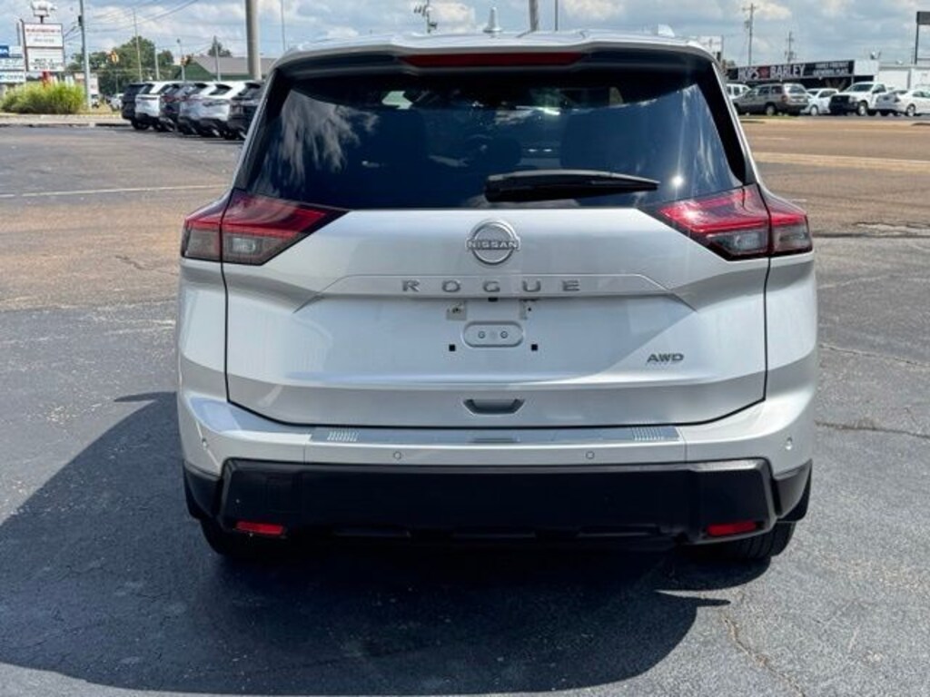 Used 2025 Nissan Rogue SV SUV