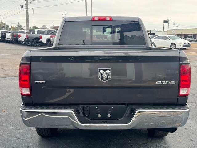 2022 Ram 1500 Classic SLT photo 4