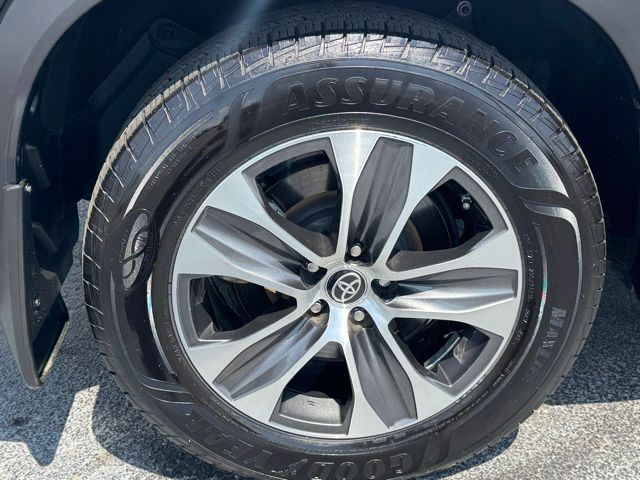 2023 Toyota Highlander XLE - Photo 6