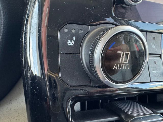 2023 Toyota Highlander XLE - Photo 12