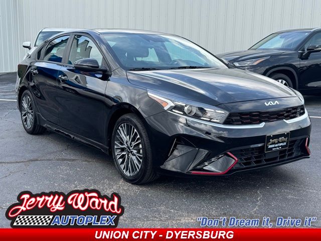 2023 Kia Forte GT-Line AT's photo