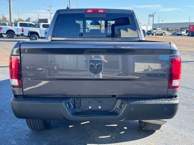 2023 Ram 1500 Classic Warlock photo 4