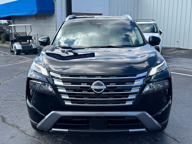 2024 Nissan Rogue SL photo 2
