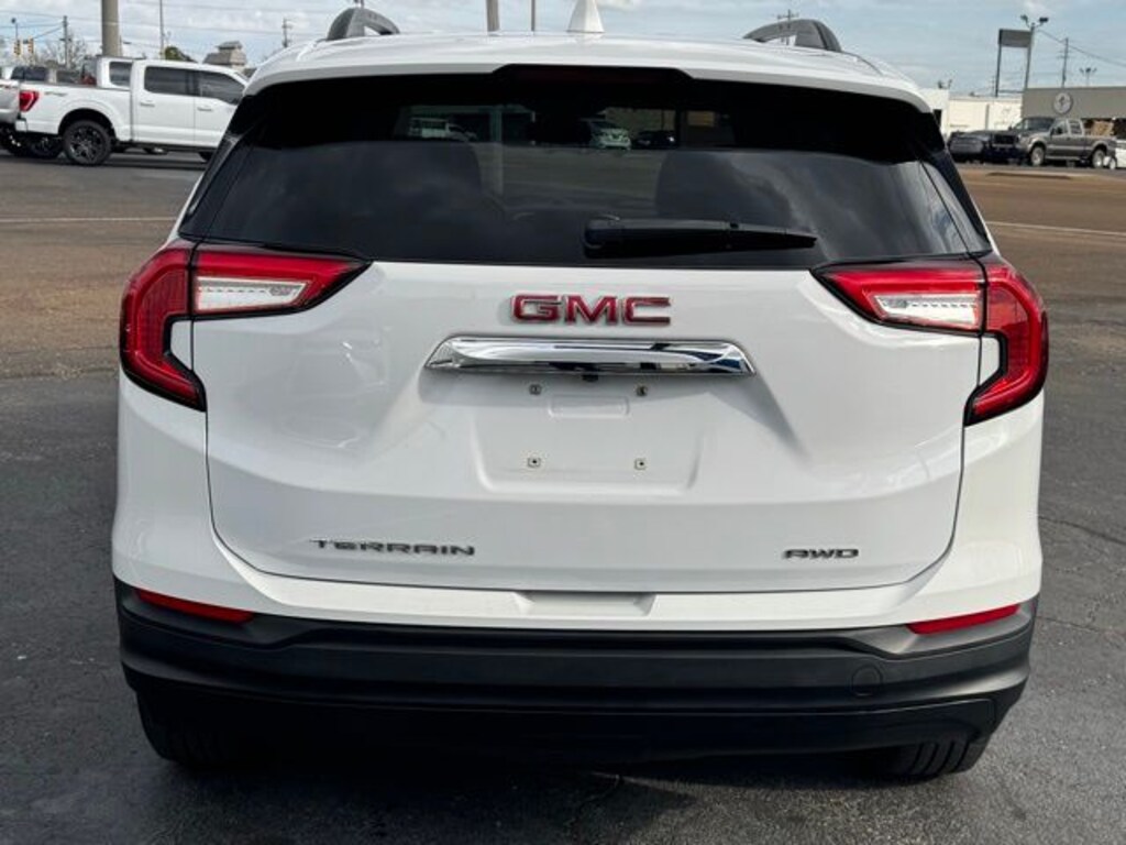 Used 2022 GMC Terrain SLE SUV