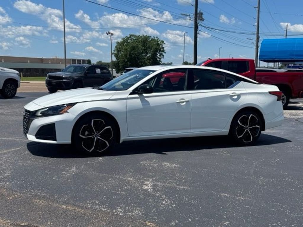 Used 2025 Nissan Altima 2.5 SR Sedan
