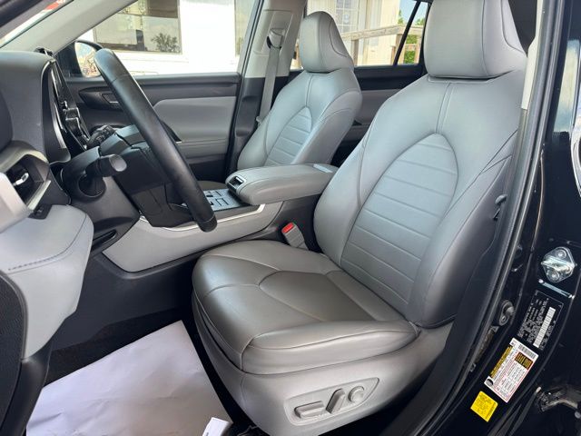 2023 Toyota Highlander XLE - Photo 22