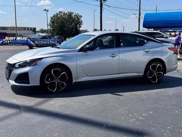 Used 2025 Nissan Altima 2.5 SR Sedan