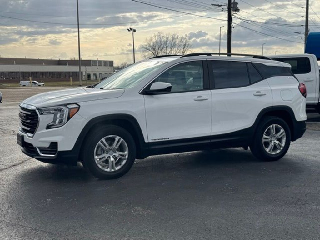 Used 2022 GMC Terrain SLE SUV