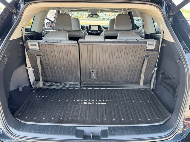 2023 Toyota Highlander XLE - Photo 25