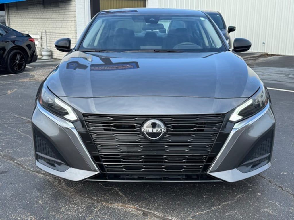 Used 2024 Nissan Altima 2.5 SV Sedan