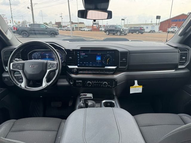 2024 Chevrolet Silverado 1500 LT Trail Boss - Photo 8