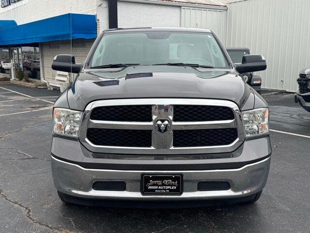 2022 Ram 1500 Classic SLT photo 2