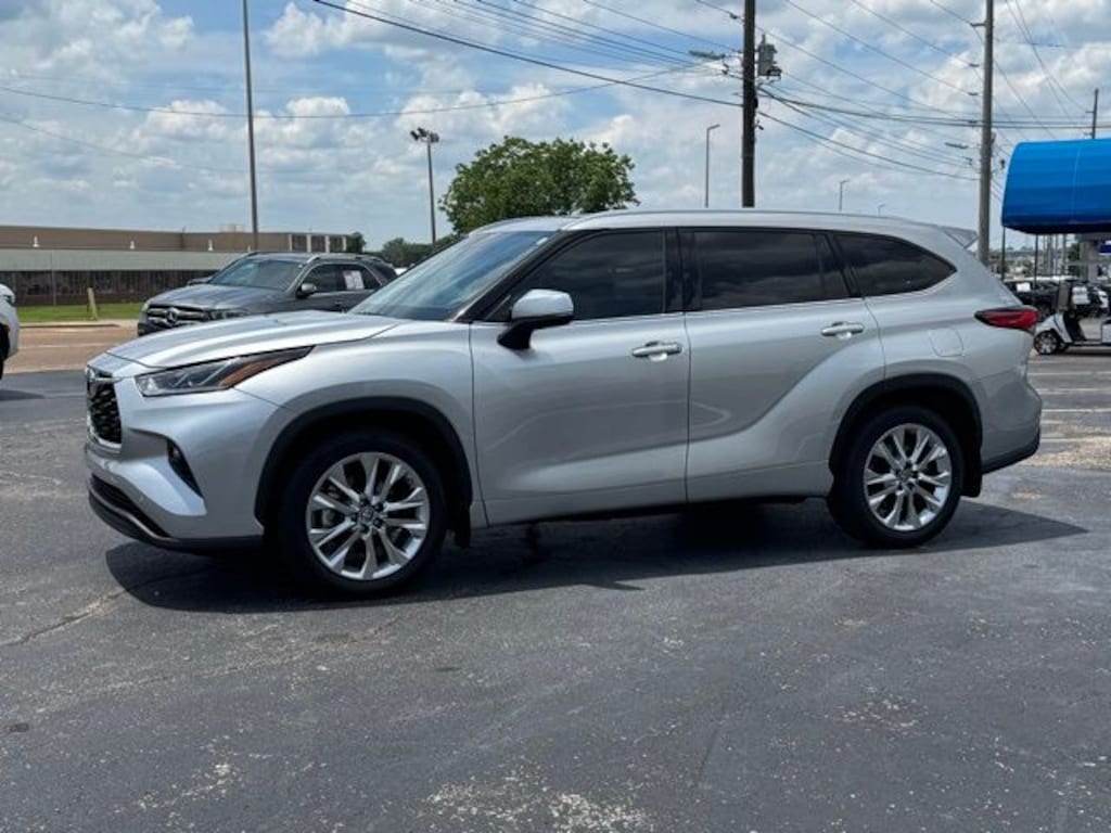 Used 2023 Toyota Highlander Limited SUV