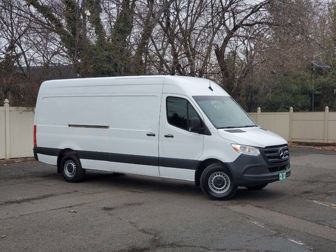 2023 Mercedes-Benz Sprinter 2500 Gas 170 WB High Roof's photo