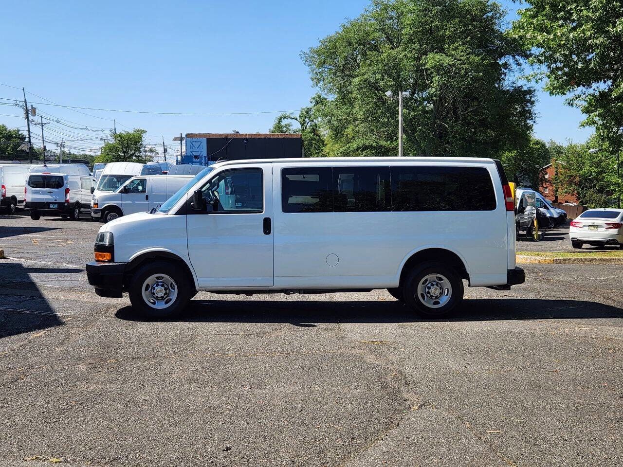 2024 Chevrolet Express Cargo 2500 LS photo 4