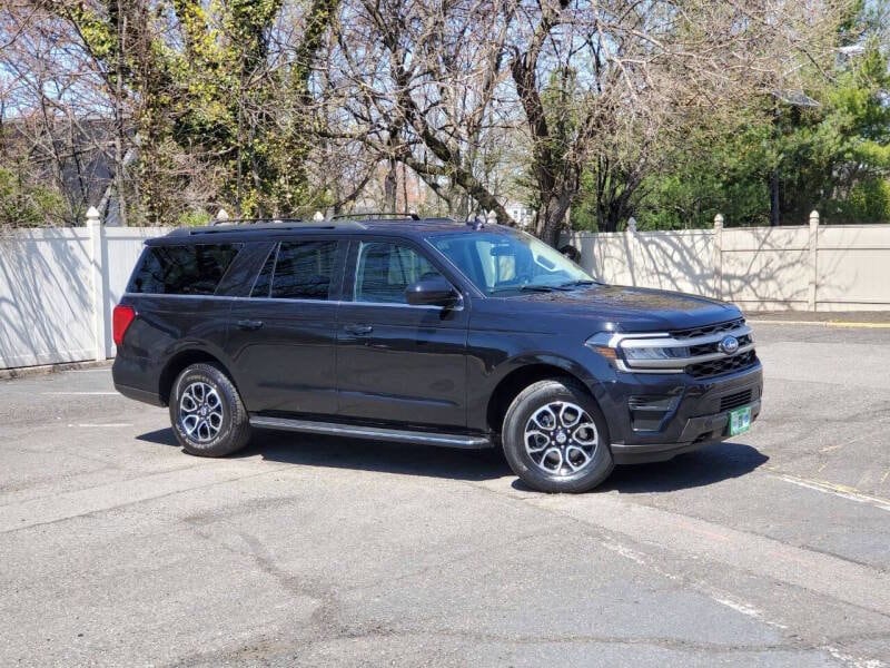 2024 Ford Expedition XLT's photo