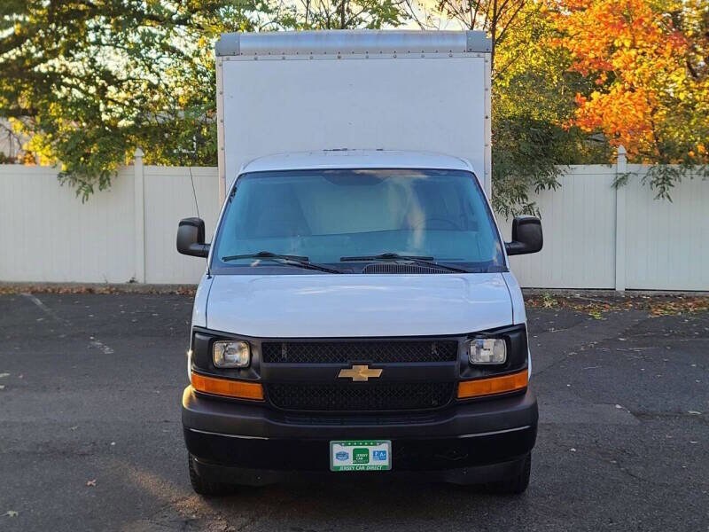2021 Chevrolet Express Cutaway Work Van photo 2