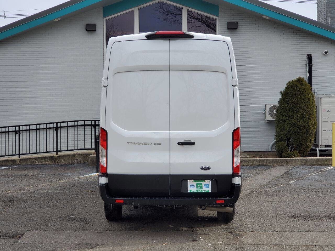 2023 Ford Transit photo 2