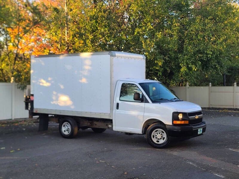 2019 GMC Savana Cutaway Work Van