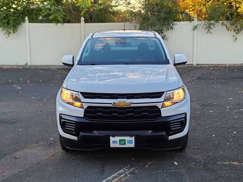2022 Chevrolet Colorado LT photo 2
