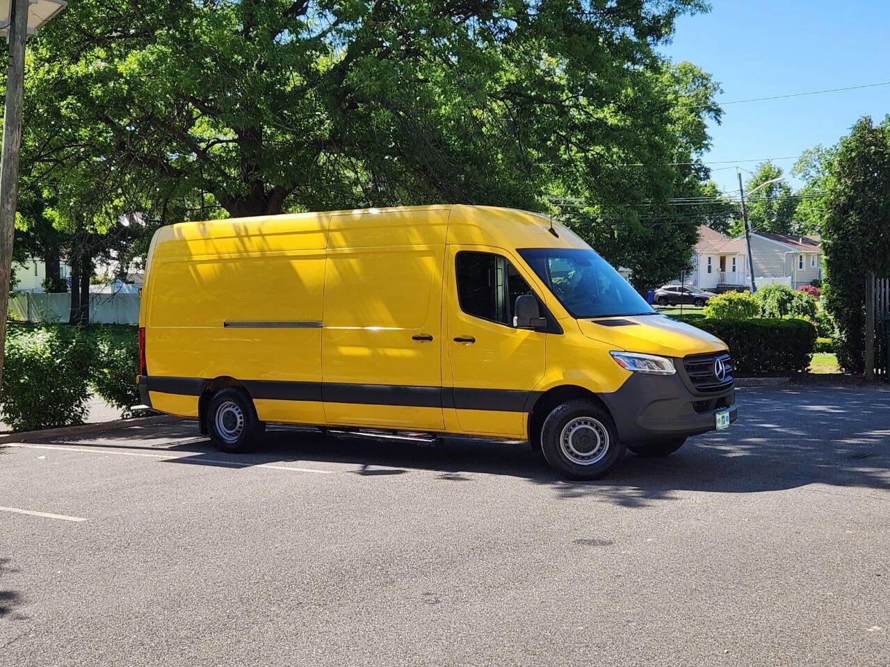 2021 Mercedes-Benz Sprinter 2500 Gas 170 WB High Roof's photo