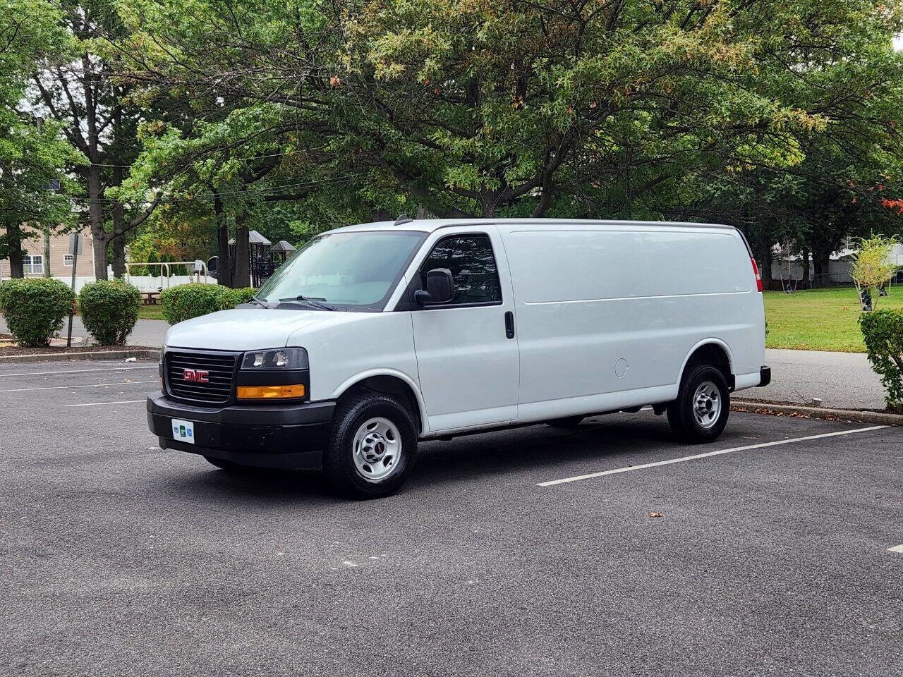 2023 Gmc Savana 2500 Cargo photo 2