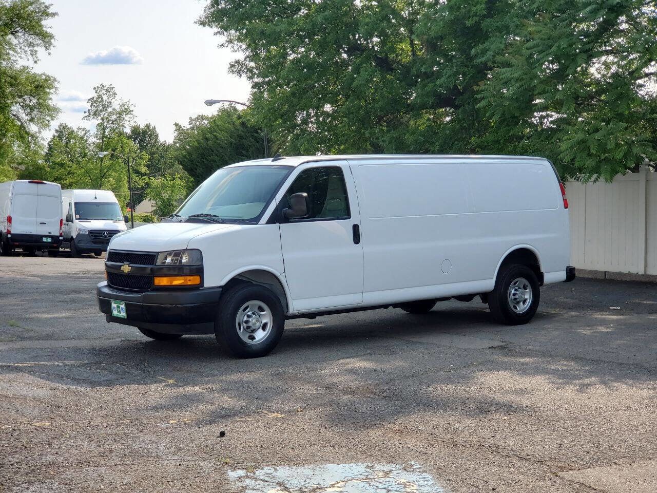 2023 Chevrolet Express 2500 photo 3