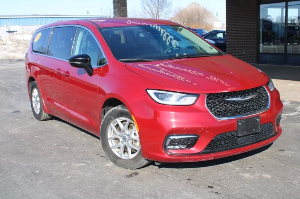 Used 2024 Chrysler Pacifica Touring L Passenger Van