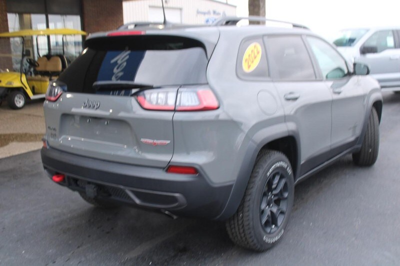 2022 Jeep Cherokee Trailhawk photo 3