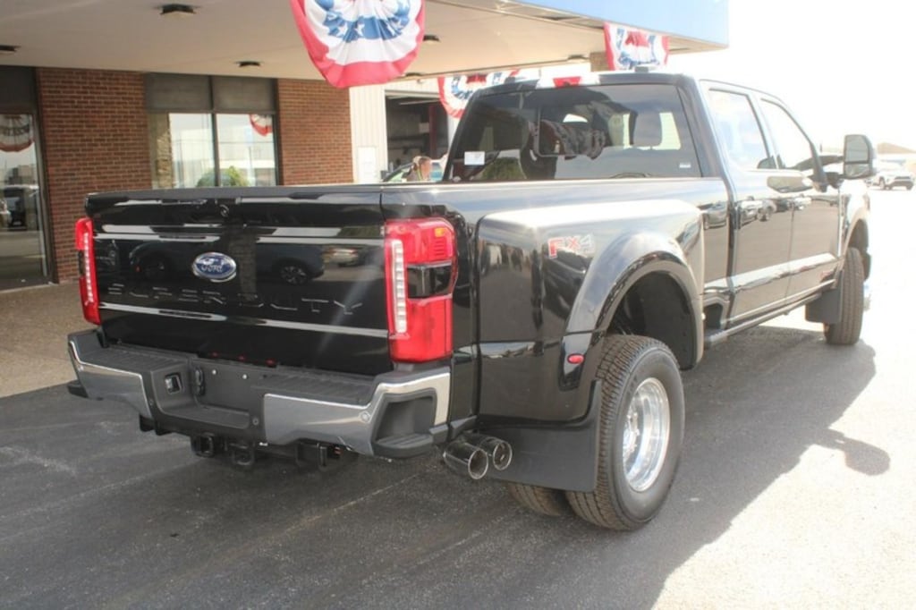 New 2026 Ford Super Duty F-350 Lariat TRUCK