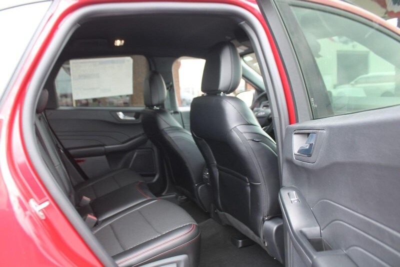 2025 Ford Escape ST-Line photo 4