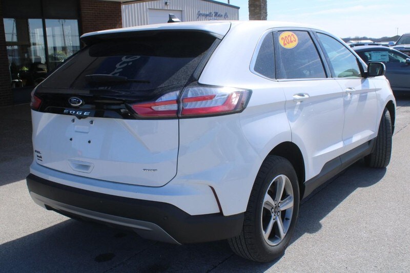 2023 Ford Edge SEL photo 3