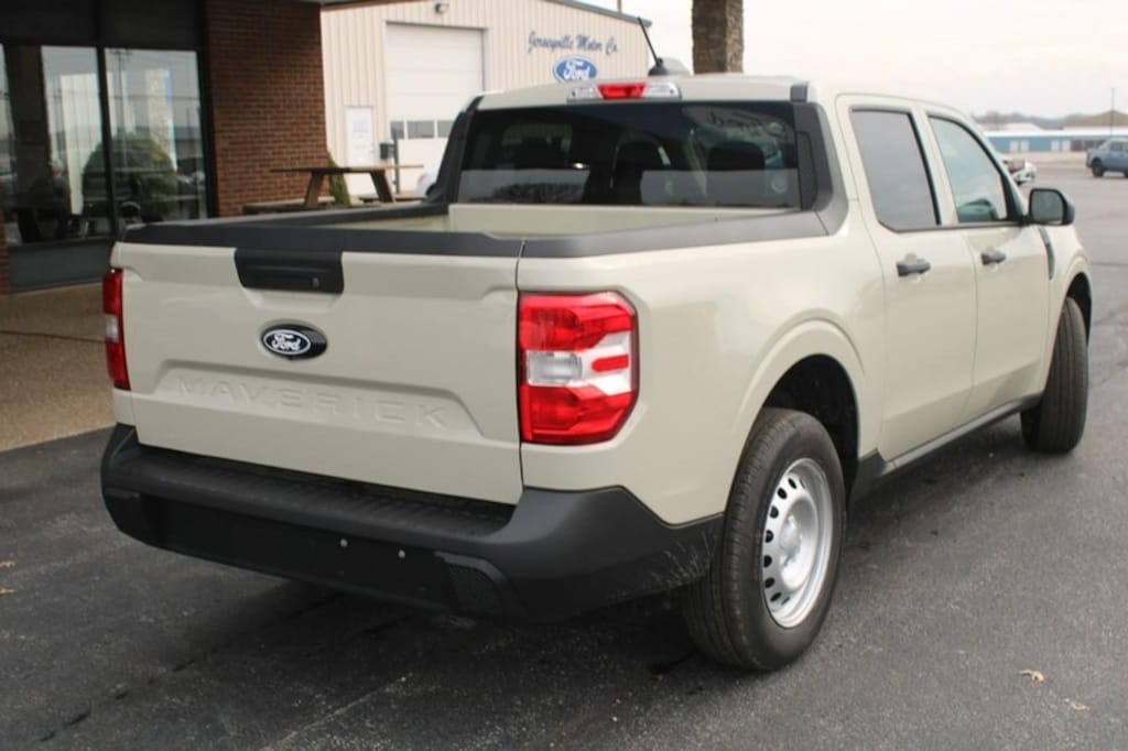 New 2025 Ford Maverick XL TRUCK