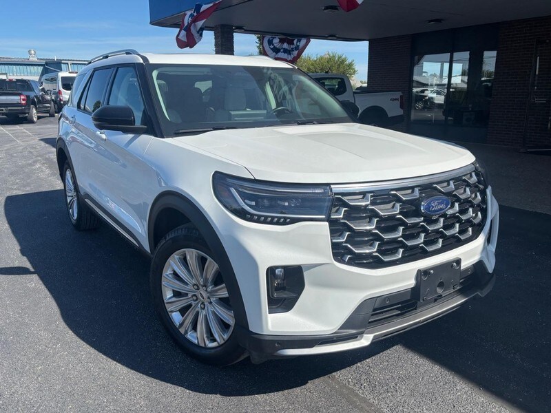 2025 Ford Explorer Platinum photo 2