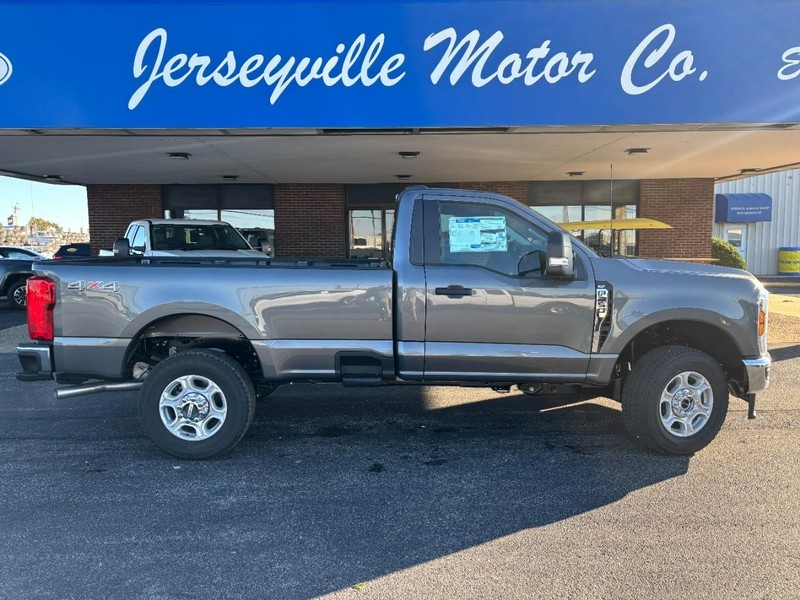 2027 Ford F-250 Super Duty XLT