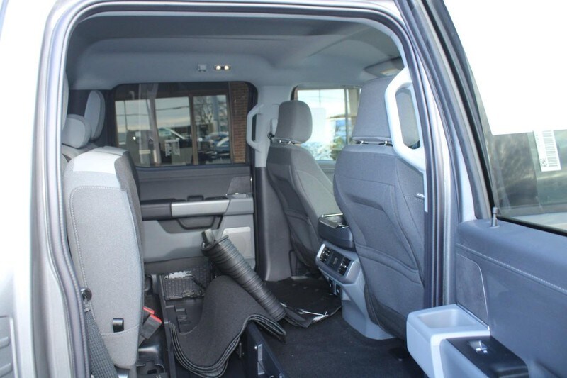 2025 Ford F-150 XLT photo 4