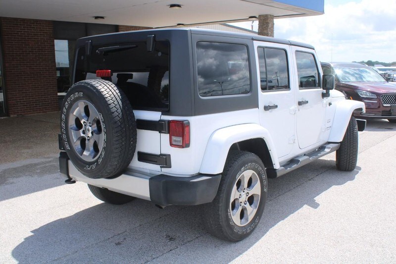 2018 Jeep Wrangler Unlimited Sahara photo 3