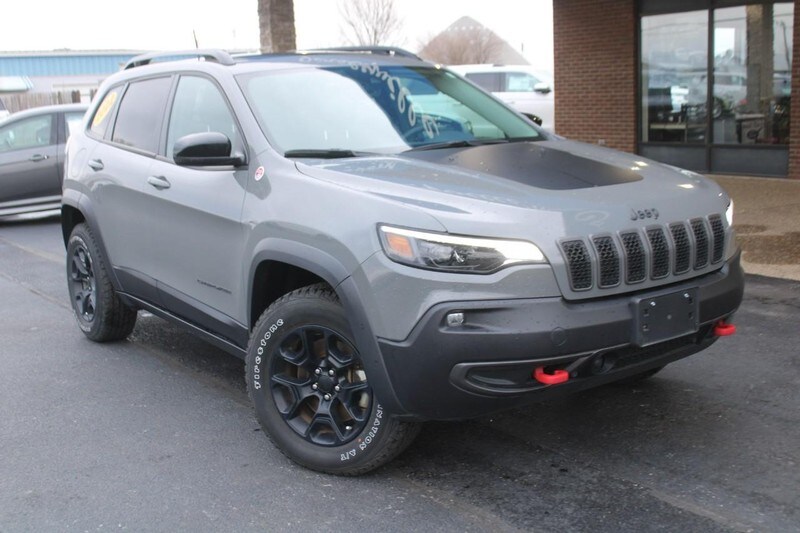 2022 Jeep Cherokee Trailhawk photo 2