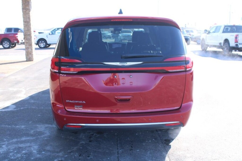 Used 2024 Chrysler Pacifica Touring L Passenger Van