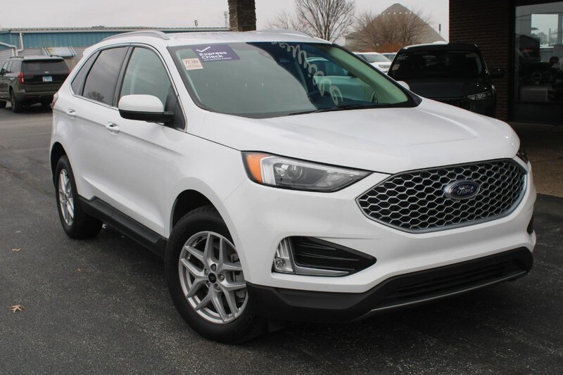 2024 Ford Edge SEL photo 2