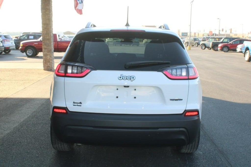 Used 2021 Jeep Cherokee Latitude SUV